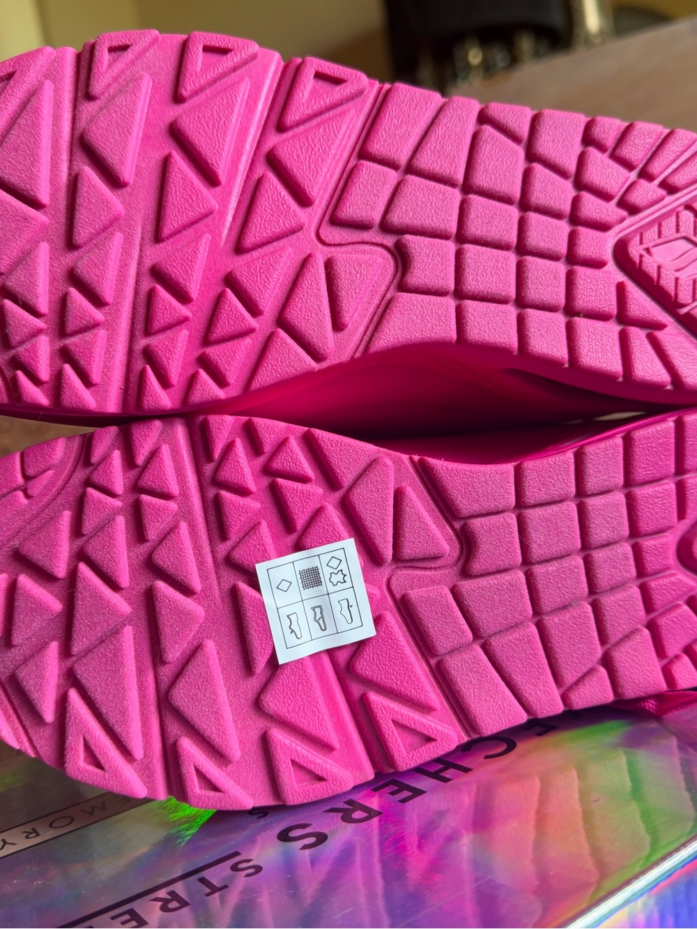 Skechers UNO Night Shades Hot Pink Sneakers Size 8 NIB 💗 - Picture 3 of 6